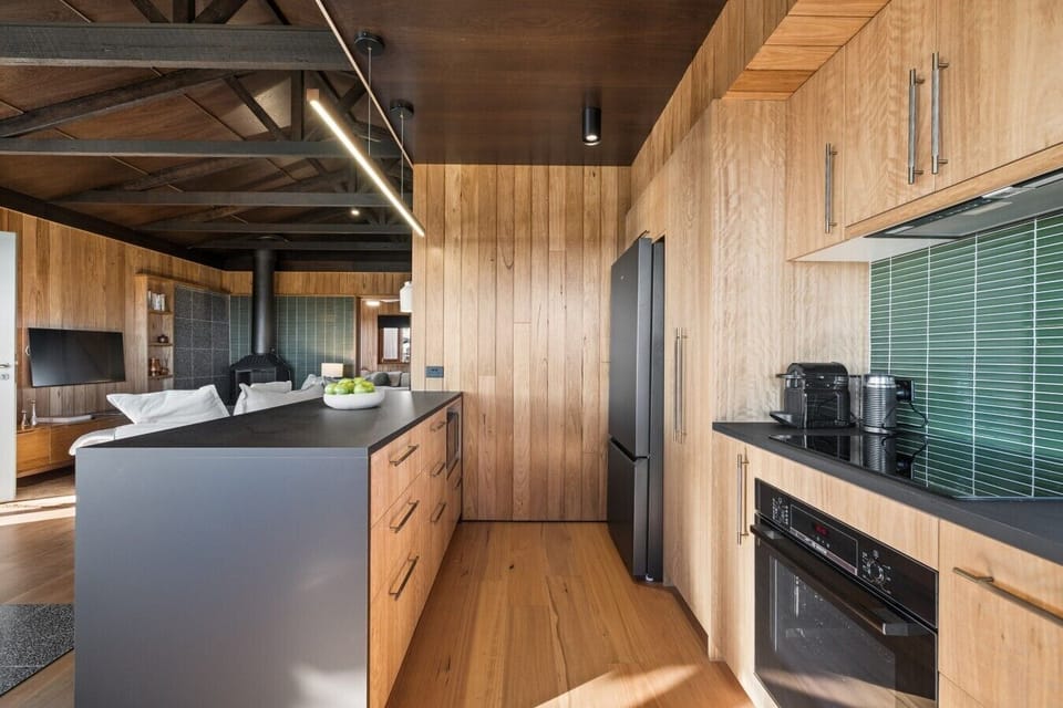 Fully equipped kitchen with island bench