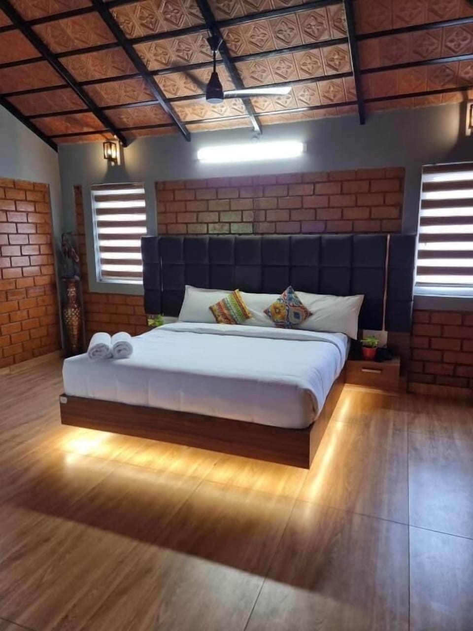 Luxury Villa, 1 King Bed, Accessible Bathtub, Garden Area | In-room safe, soundproofing, iron/ironing board, WiFi (free)