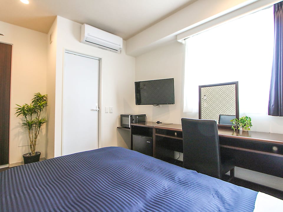 Single Room, Smoking | Desk, blackout drapes, soundproofing, free WiFi