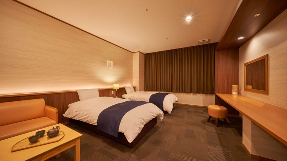 In-room safe, desk, WiFi (free), bed sheets