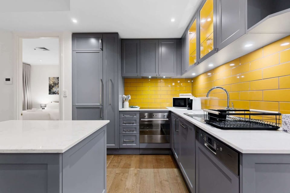Full kitchen