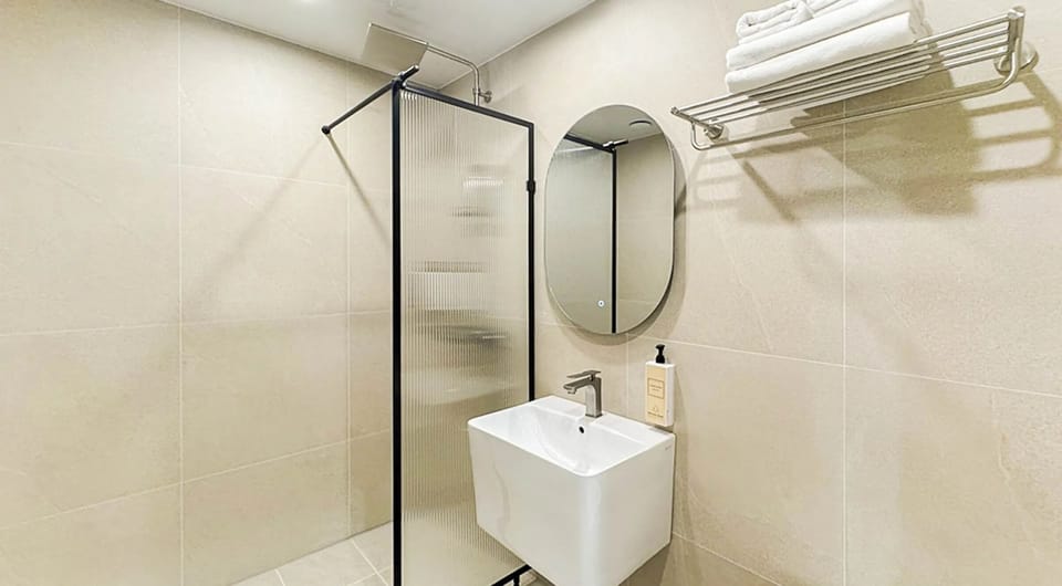Standard Double Room, City View | Bathroom | Free toiletries, hair dryer, towels, soap
