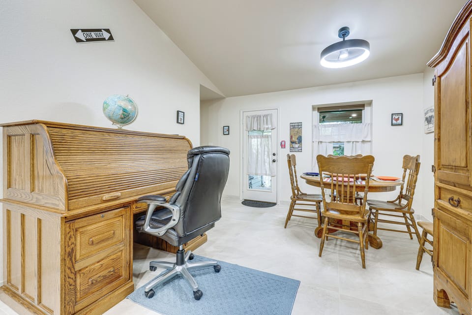 Dining Area/Workspace