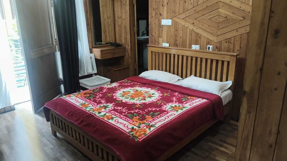 Deluxe Room, Mountain View | WiFi (free)