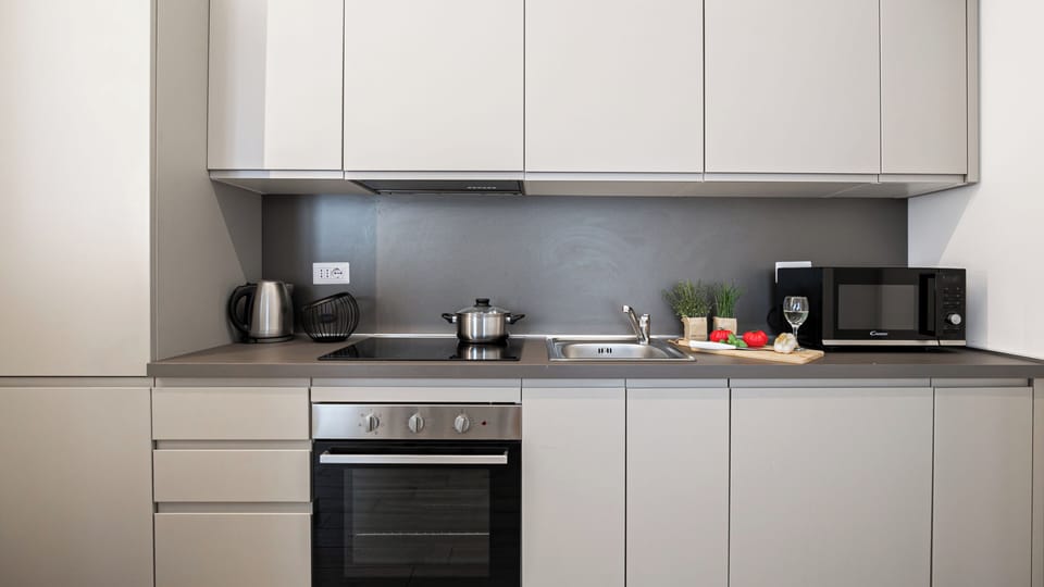 Apartment (2 Bedrooms) | Private kitchenette | Espresso maker, microwave, oven, electric kettle