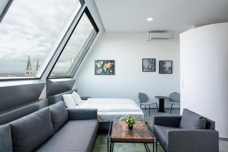 Suite | Interior