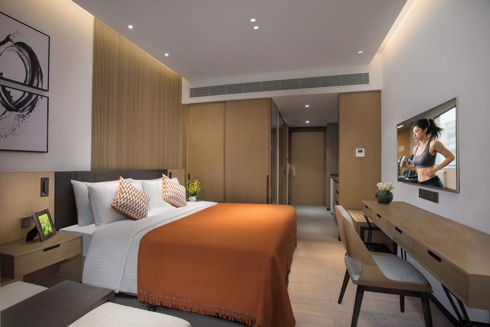 Premier Single Room, City View | Desk, WiFi (free), bed sheets