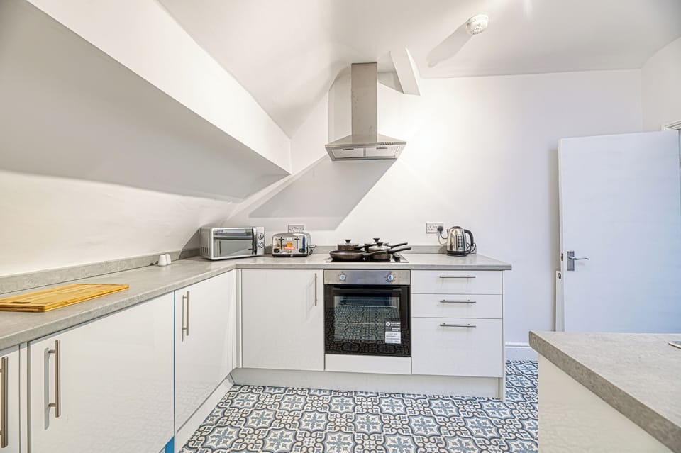 Family Apartment, 2 Bedrooms, Non Smoking | Private kitchen