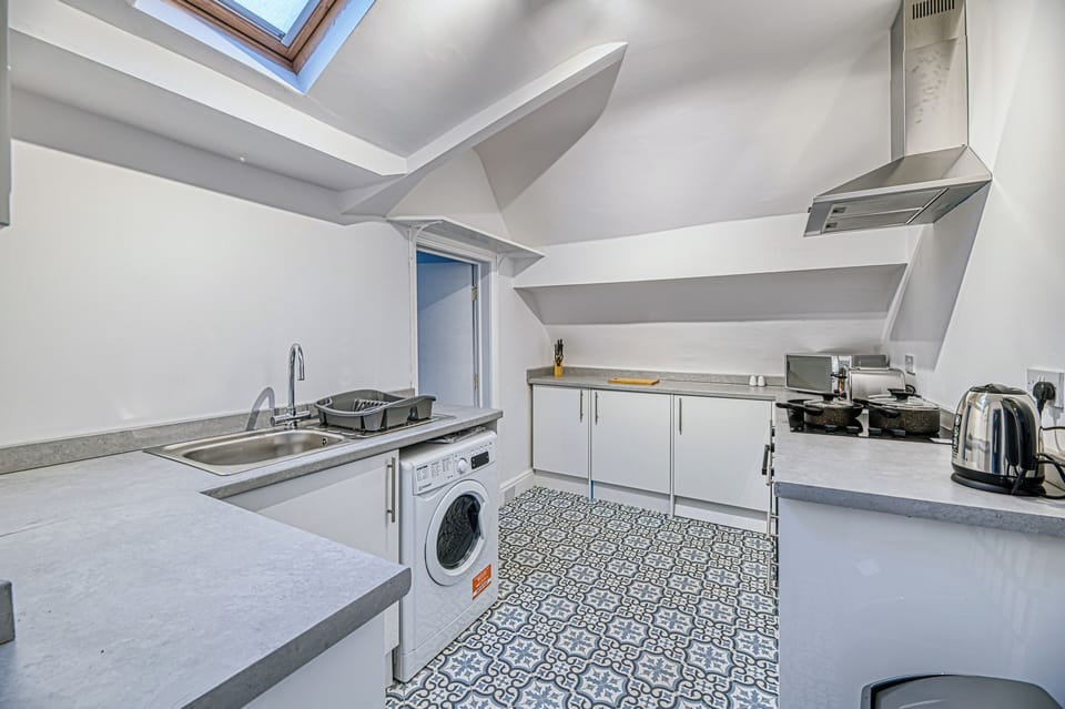 Family Apartment, 2 Bedrooms, Non Smoking | Private kitchen