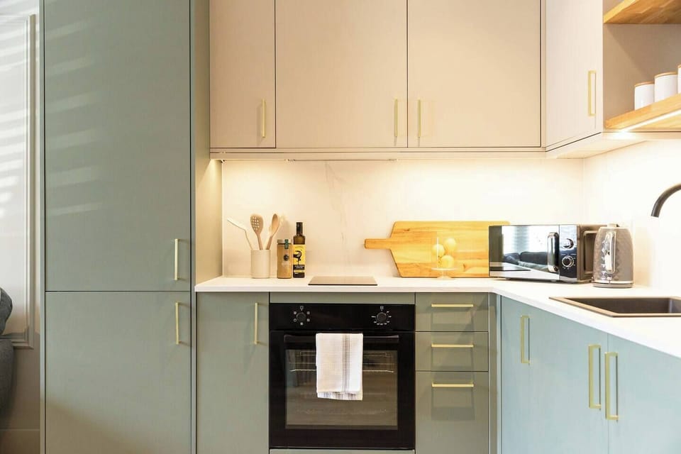 oven and hob ready to get your master chef on