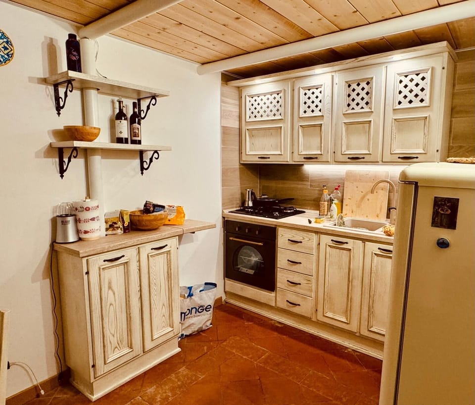 Apartment (1 Bedroom) | Private kitchen | Espresso maker, microwave, electric kettle