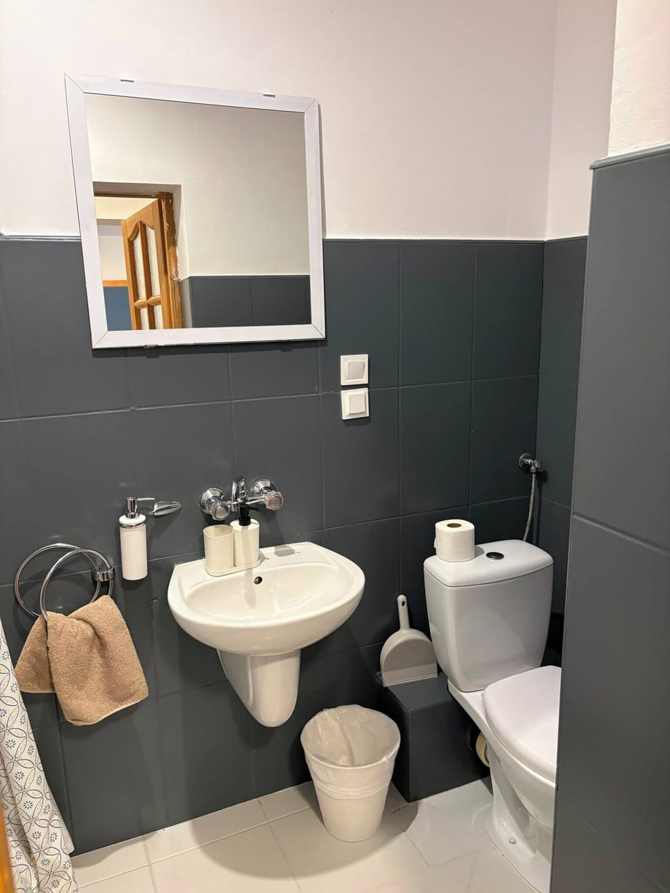 Comfort Quadruple Room | Bathroom | Shower, towels, toilet paper