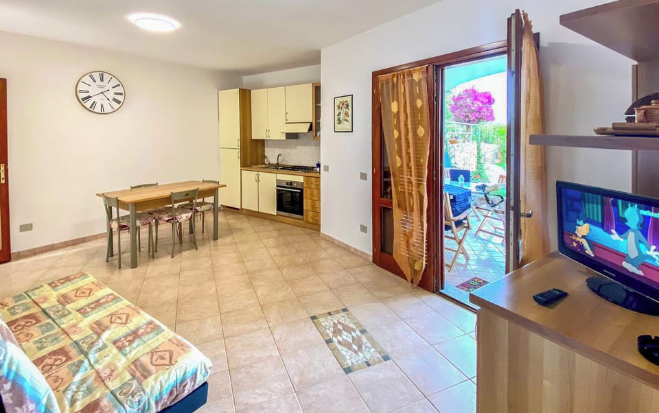 Apartment, Patio, Garden View | Interior