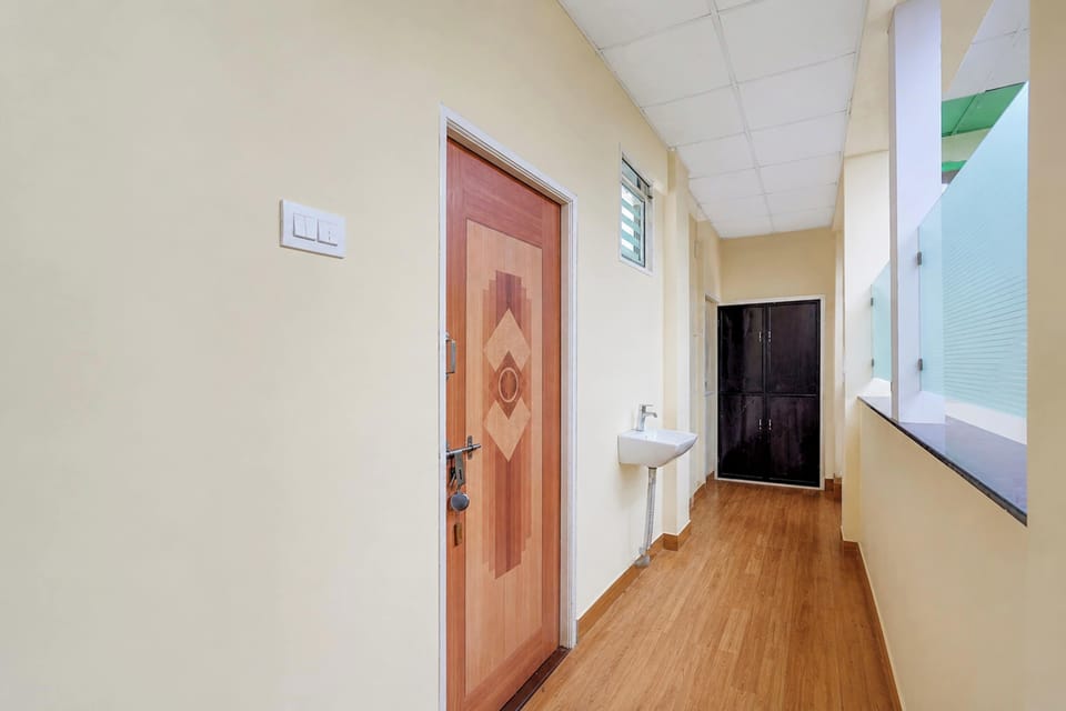 Shower, free toiletries, towels, soap
