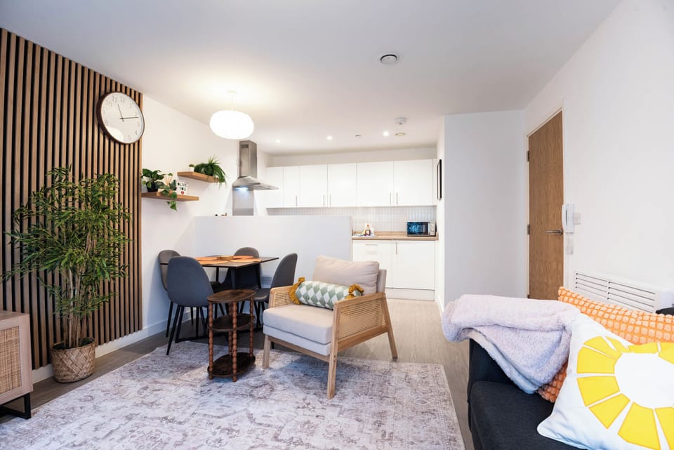 Comfort Apartment, 2 Bedrooms, Balcony | Living area