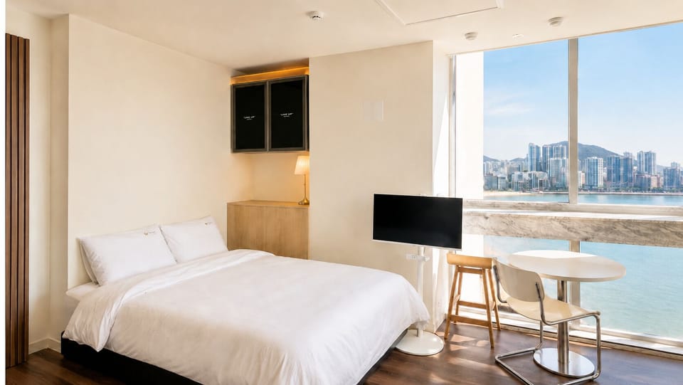 Double Room, Balcony, Beach View | WiFi (free)