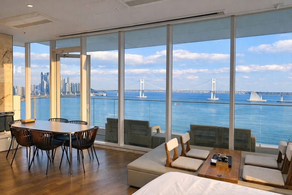 Twin Room, Balcony, Beach View | Interior