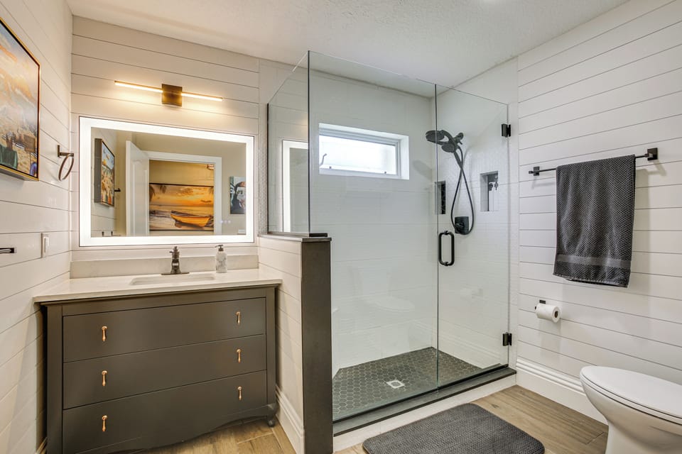 Boat Dock & Outdoor Kitchen! Port Charlotte Escape Cottage in South Gulf Cove