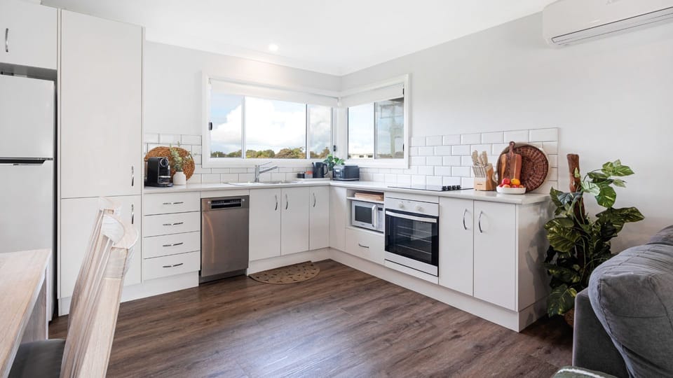 Periwinkle | Kitchen | Dishwasher | Refrigerator | Oven | Microwave | Coffee machine | Toaster | Kettle