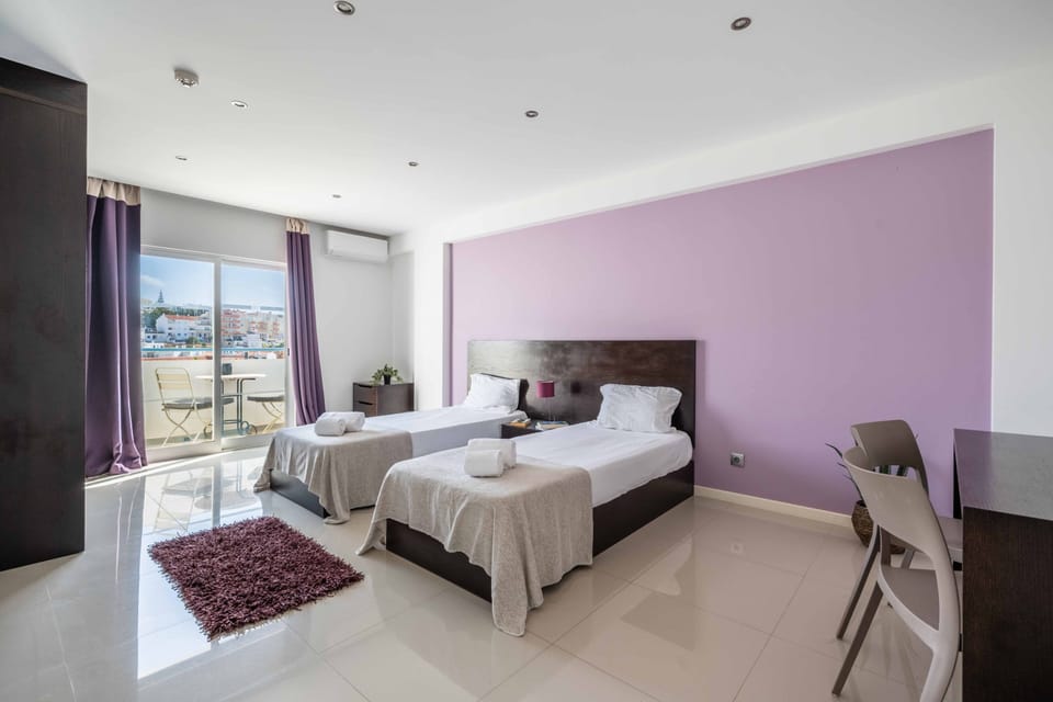 Old Town Bayview T1 w Pool - 350m to Beach Apartment in Guia