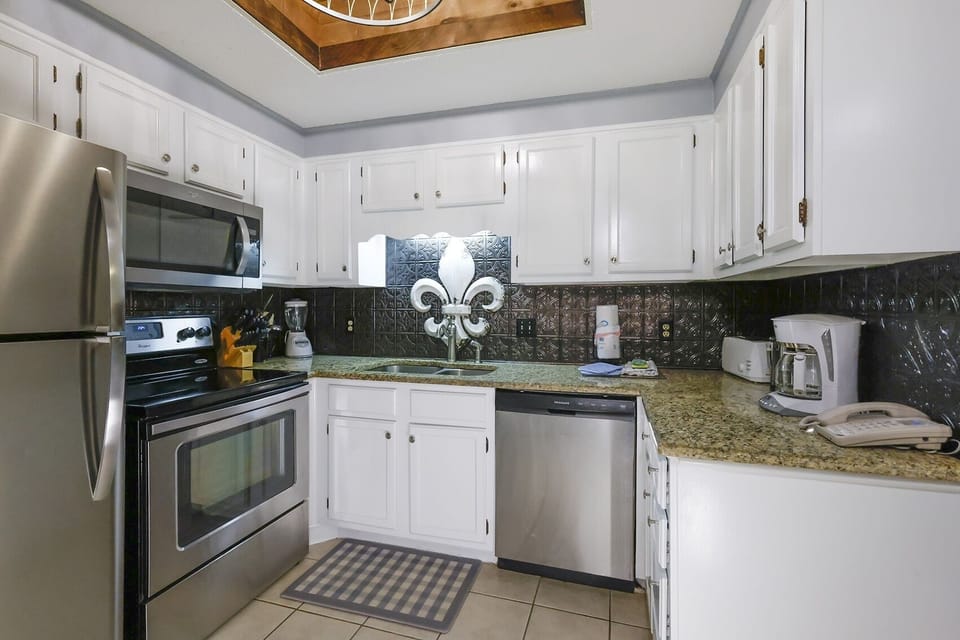 Condo, 2 Bedrooms | Private kitchen | Coffee/tea maker, fridge, oven