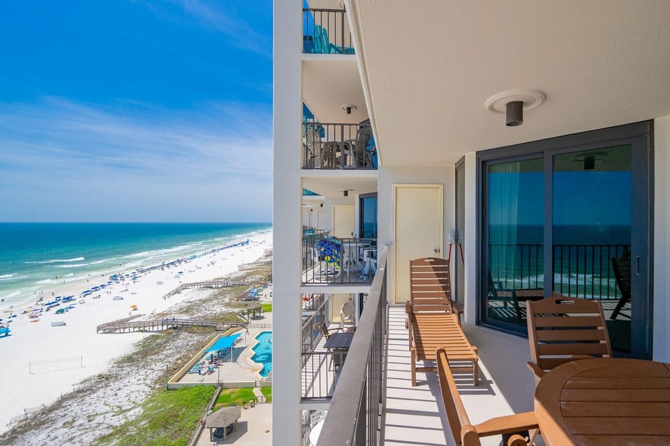 Condo, 2 Bedrooms | Property grounds