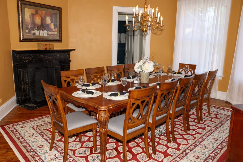 House, 4 Bedrooms | Dining