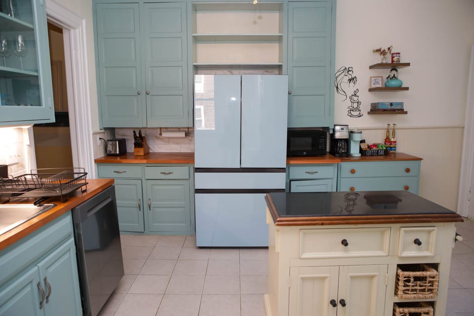 House, 4 Bedrooms | Private kitchen | Coffee/tea maker, fridge, oven, toaster
