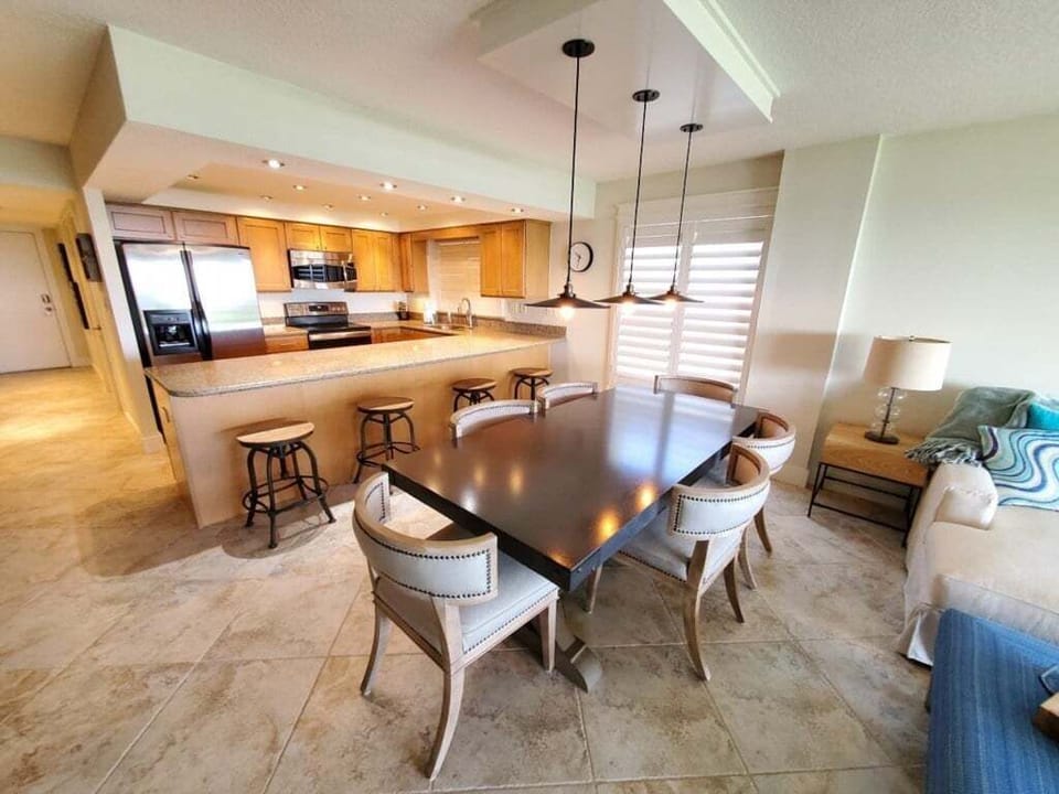 Condo, 3 Bedrooms | Dining