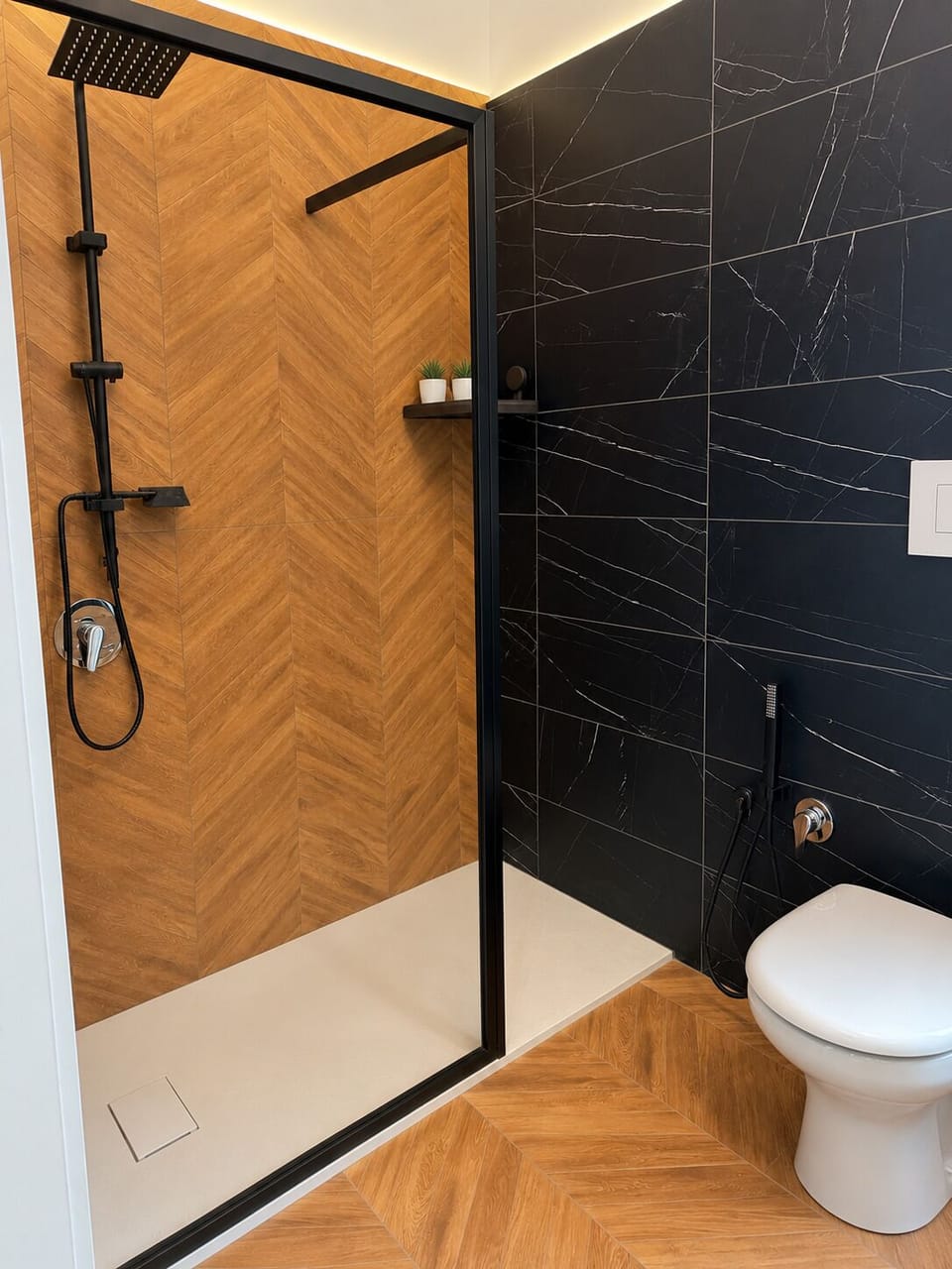 Comfort Townhome | Bathroom | Free toiletries, hair dryer, towels, soap