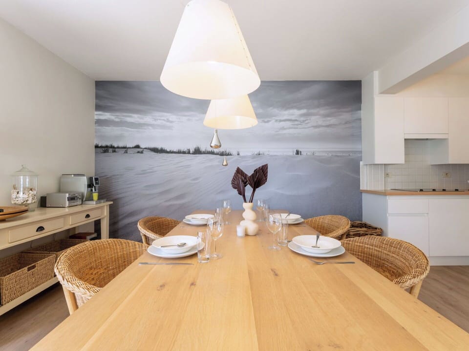 Furniture, Interior Design, Flooring, Wall, Floor, Wood, Ceiling, Room, Lighting, Home