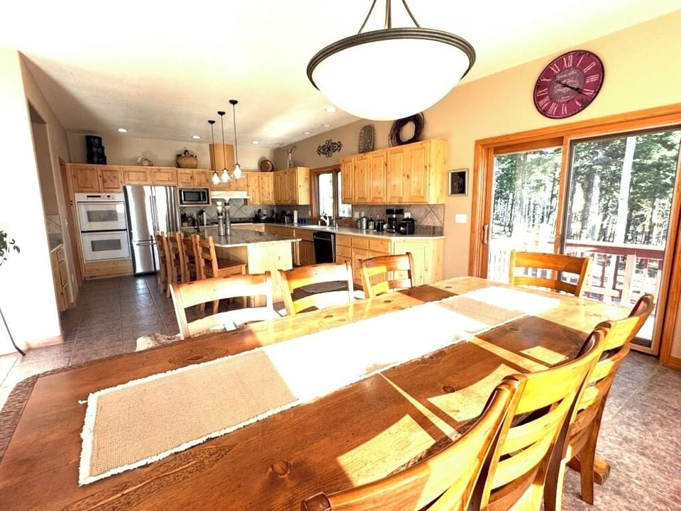 Great views from every seat at the table, with sliding glass door for some fresh mountain air.