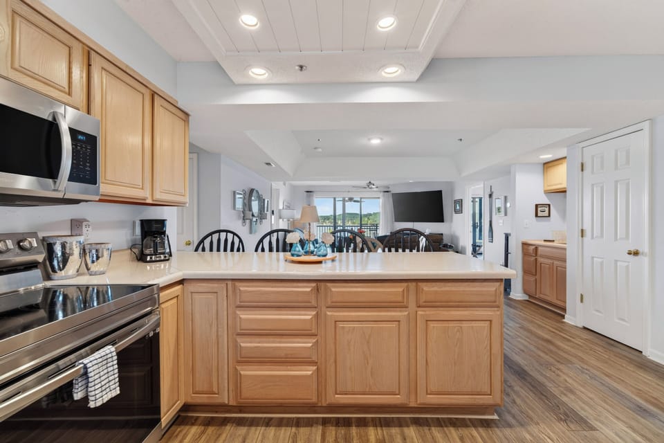BREAKFAST BAR