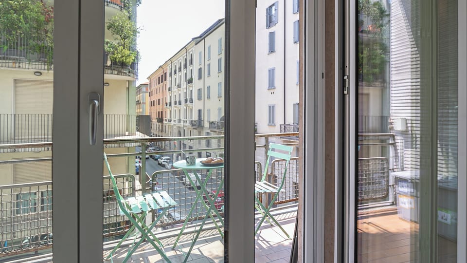 Apartment (1 Bedroom) | Balcony
