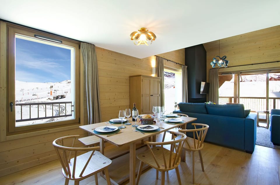 Dinner with a front-row seat to the slopes.