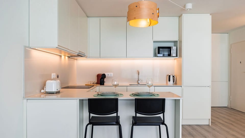 Fully equipped kitchen with everything you need to prepare meals during your stay.
#Kitchen #FullyEquipped #CoffeeMachine #SelfCatering #HolidayHome #Portugal #PT #Peniche #LovelyStay