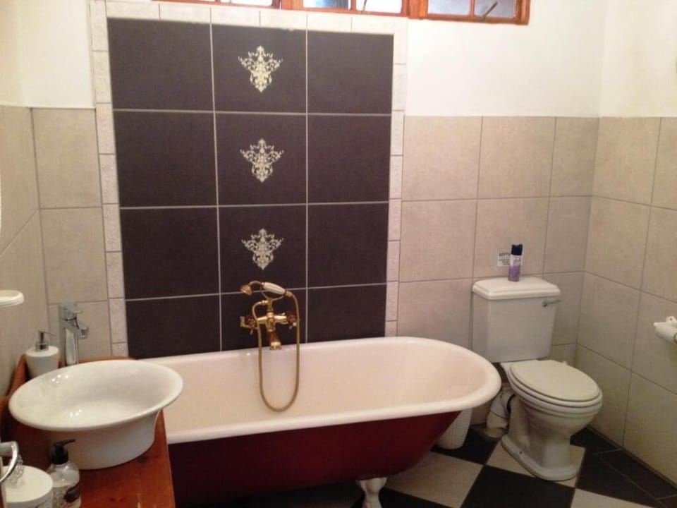 Deluxe House, Mountain View | Bathroom | Separate tub and shower, free toiletries, hair dryer, towels