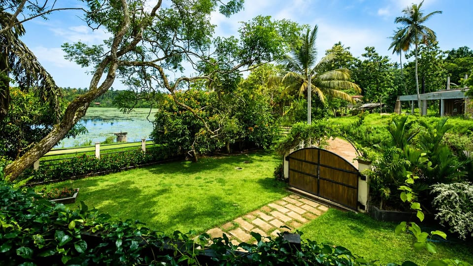 Lake View Apartment Garden and Lake View