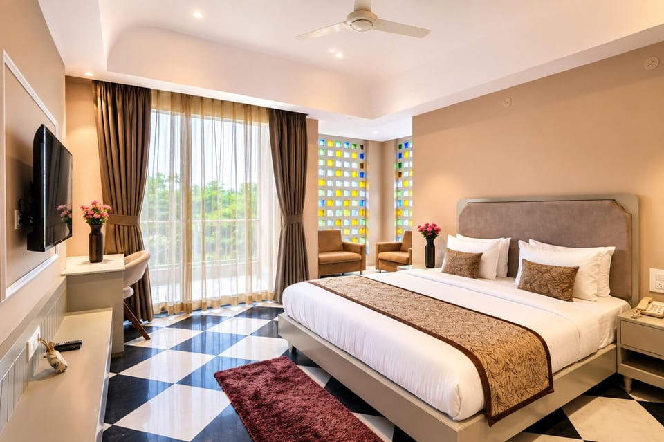 Luxury Garden View Room with balcony | Desk, WiFi (free)