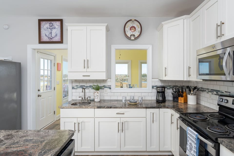 3627 Island Drive sales-listing photo 21