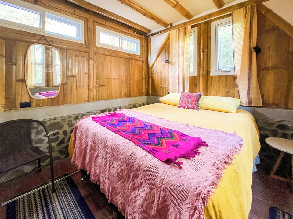 Comfort Room, 1 Queen Bed | WiFi (free)