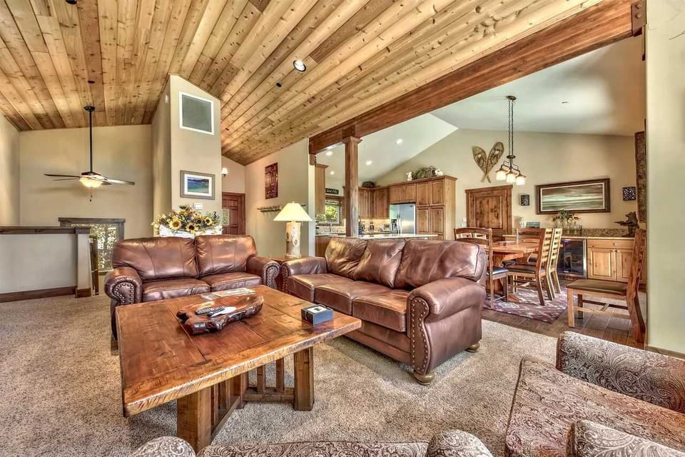  Living room: Gas fireplace, Smart TV, lake views