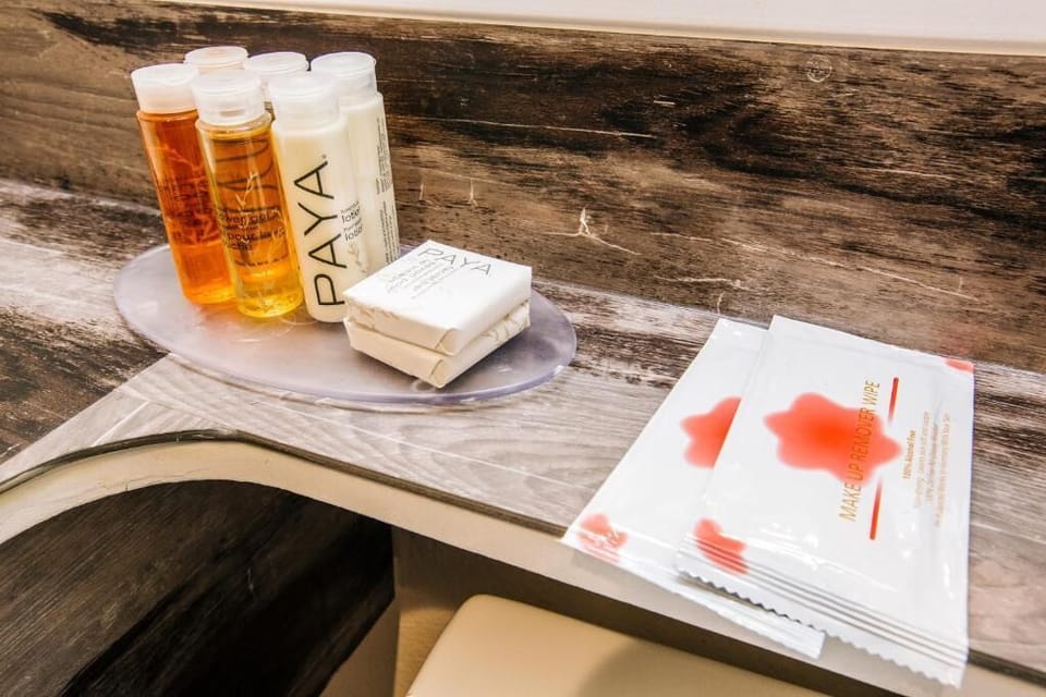 Bathroom amenities