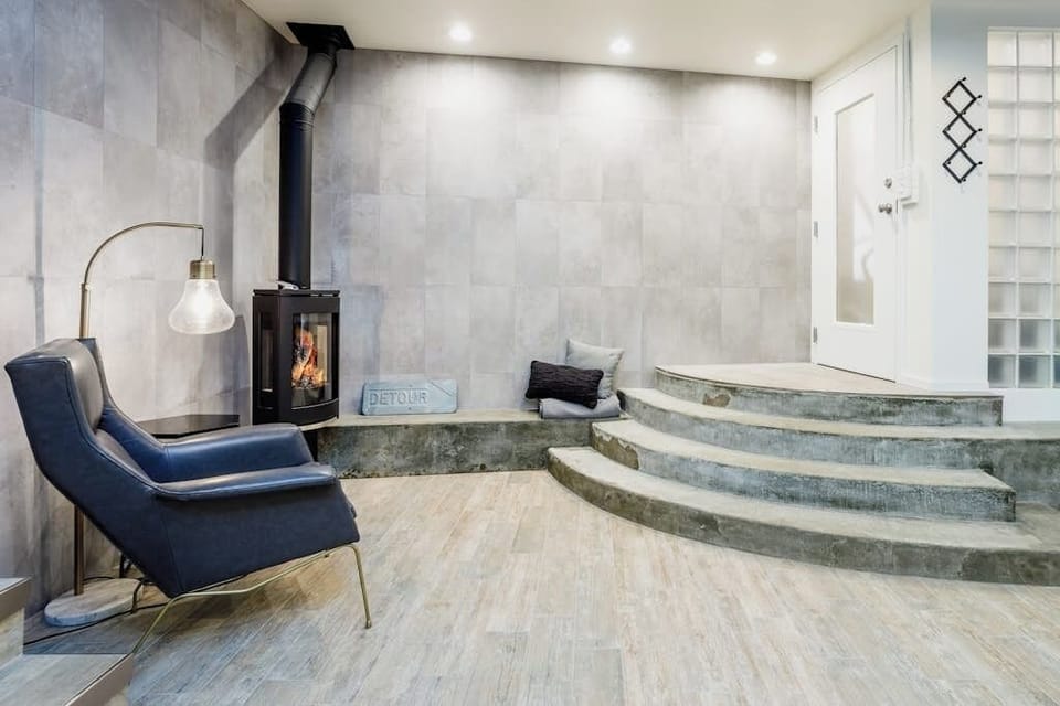 House (5 Bedrooms) | Interior