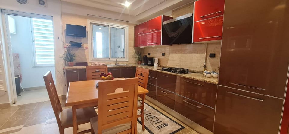Apartment, 3 Bedrooms, Accessible, Smoking | Interior