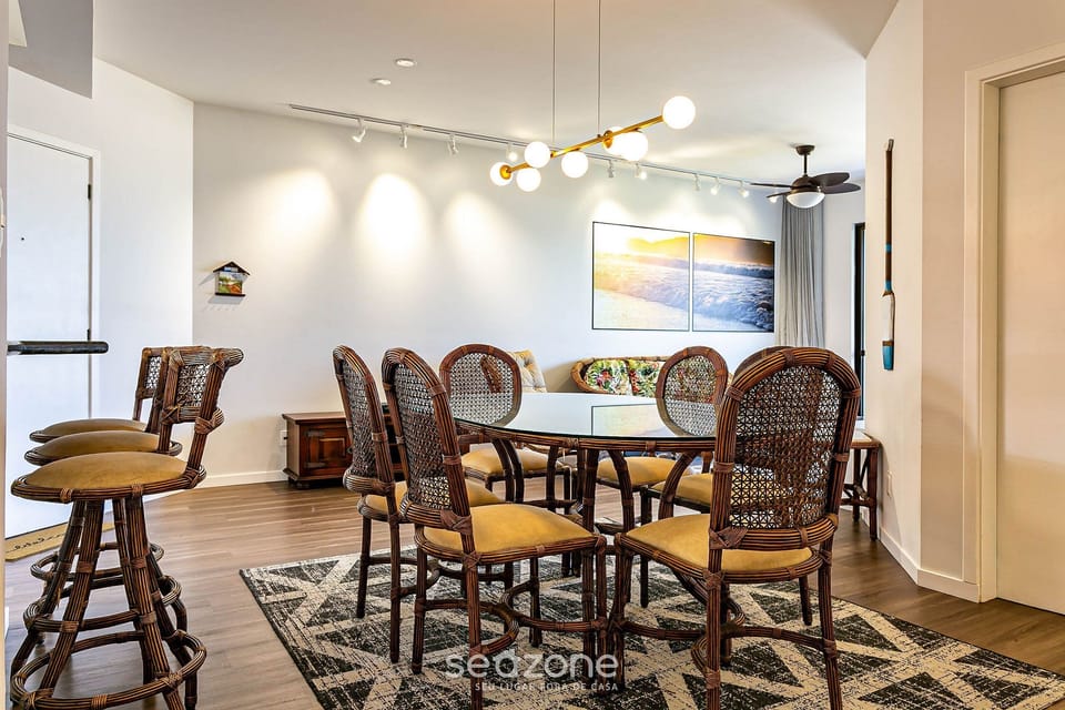 Basic Apartment | Dining