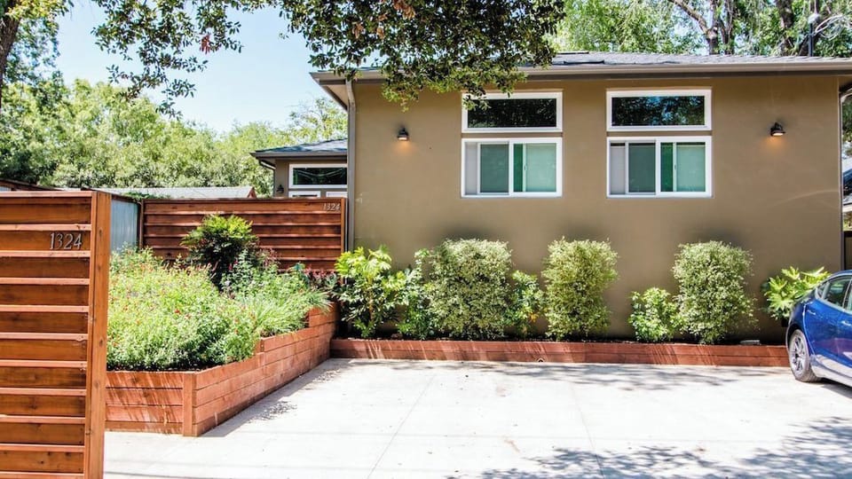 House (2 Bedrooms) | Front of property