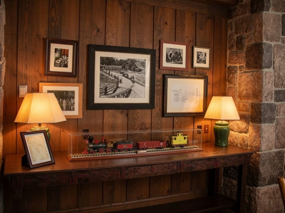 Carolwood Pacific Room • Model Trains