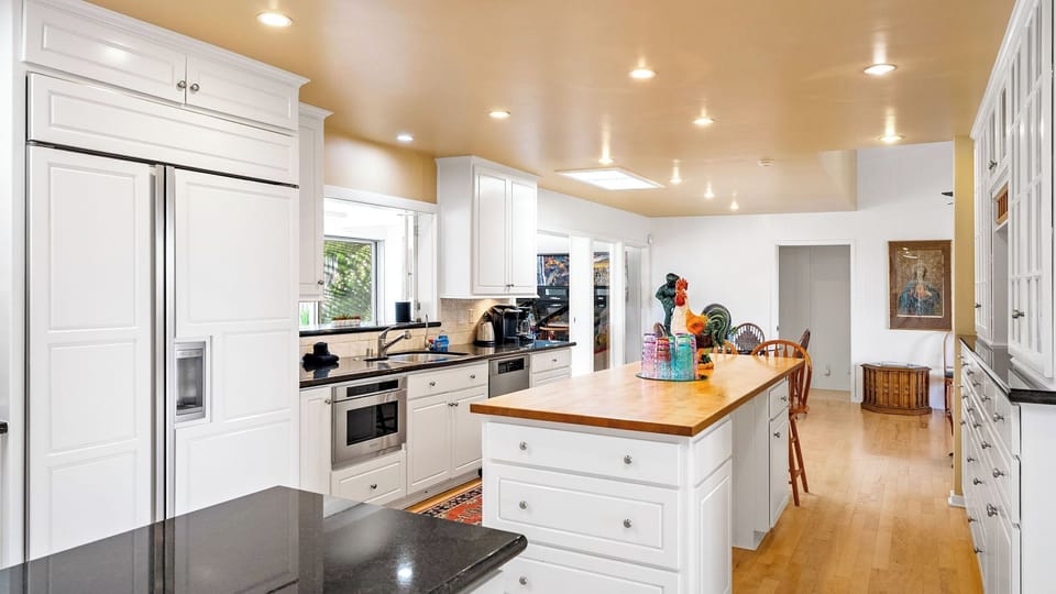 House (5 Bedrooms) | Interior