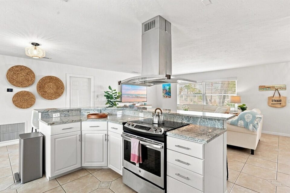 Fully Stocked Open Kitchen and Bar Top